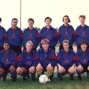 SDV dames 1 1993: M. Cornet, N. Maccow, M. Teerds, M. v.d. Sanden, M. Scholten, K. de Jager, S. Hofman, C. Speelpenning, P. Naipal, E. Los, A Meijboom, A. Wijnhoud, H. v.d. Laan, M. v. Vliet-de Jager, L. Nieuwenhuis